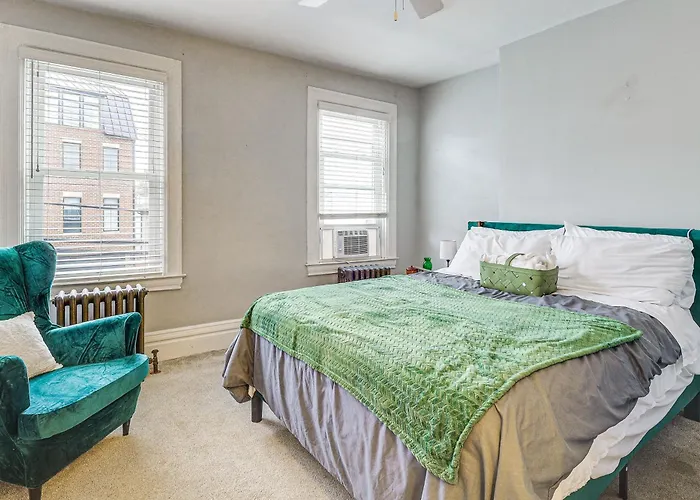 Walkable Group Getaway! 5 Mi To Dtwn * Pittsburgh